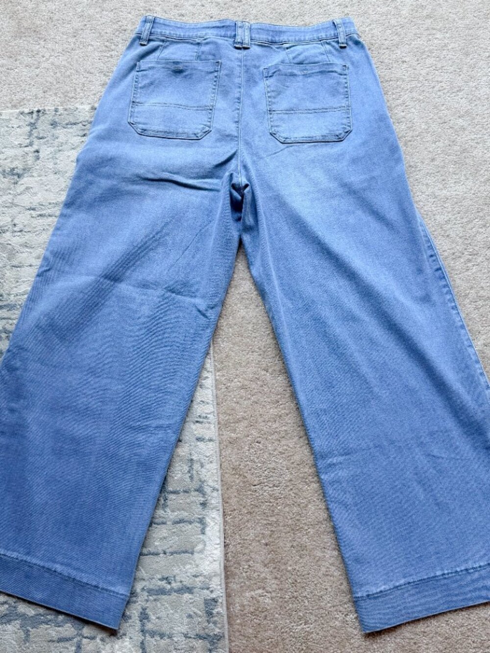 Democracy Light Wash "Ab" technology Wide Leg High Rise - Size 10 - Picture 3 of 7
